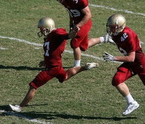 开云体育视频直播-小贾伦统治级数据惊艳全场，湖人队险胜山西队