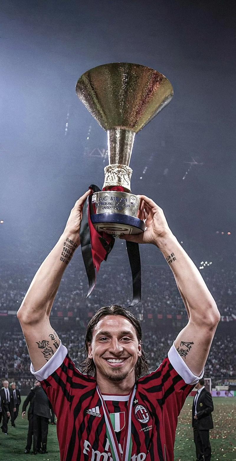 伊布拉希莫维奇制胜一击,实现完美胜利 伊布拉希莫维奇制胜一击,实现完美胜利