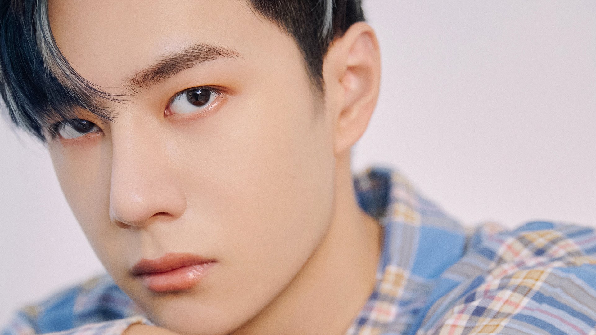 南大王铁蹄踏平东欧壁垒，德甲争冠夜弗拉霍维奇接管绿茵