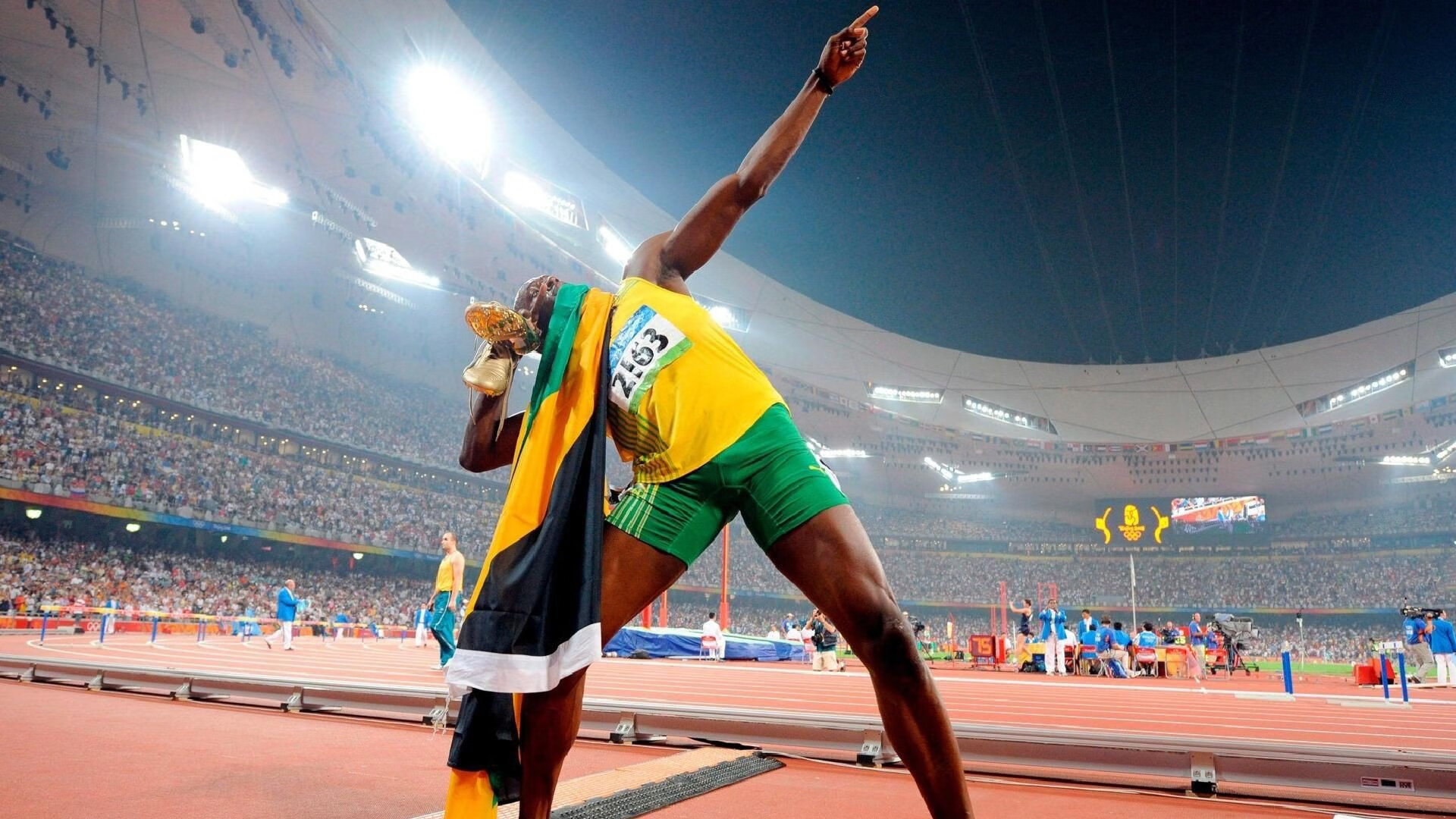 当欧冠决赛遇上篮球狂想曲，掘金跨项狂胜广东队的隐喻之战